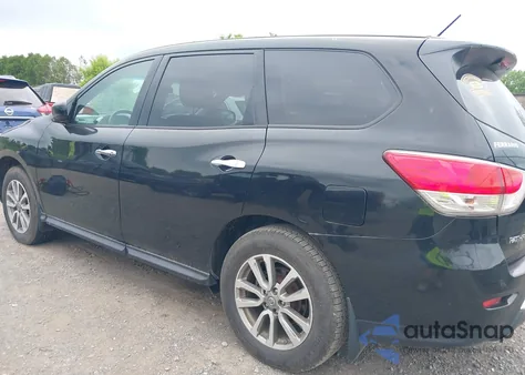 2015 Nissan Pathfinder S z USA, uszkodzony, nr VIN 5N1AR2MM8FC633321